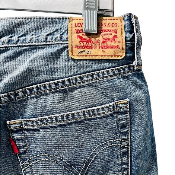 Levi Strauss 501 Medium Wash Denim Jean Shorts Size 28 Mid Rise Women's Casual - Picture 4 of 5